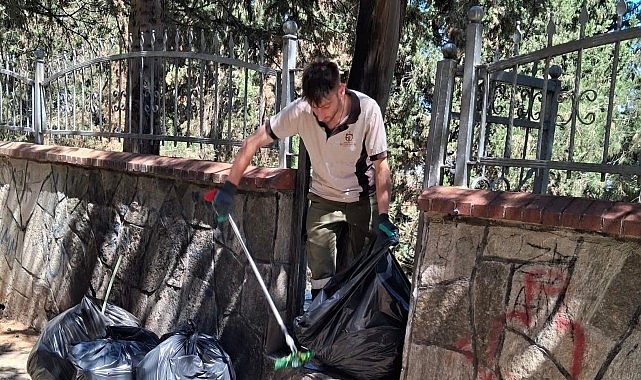 Kocaeli Büyükşehir Belediyesi, İzmit’teki mezarlıklarda temizlik, bakım ve çevre düzenleme