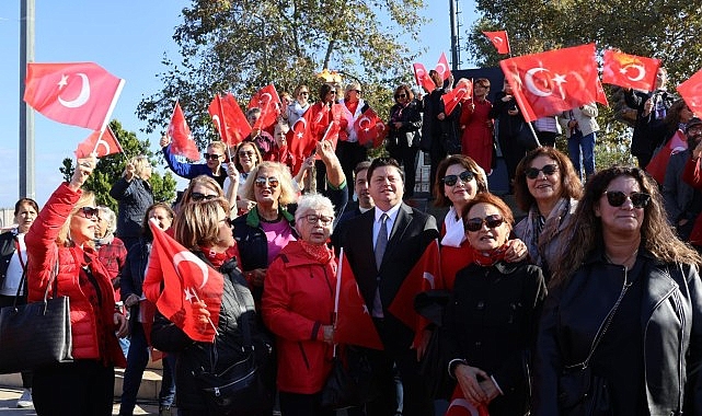 Türkiye Cumhuriyeti’nin kuruluşunun 103. yıl dönümü, Kadıköy’de “Gücümüz Cumhuriyet” sloganıyla