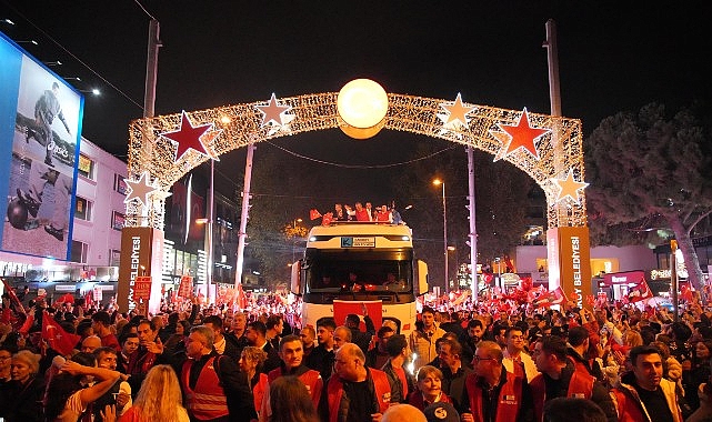 Kadıköy’de Yüz Binlerce Kişi Cumhuriyet İçin Yürüdü Cumhuriyet’in ilanının 103. yıl dönümünde kutlamaların İstanbul’daki merkezi bu yıl