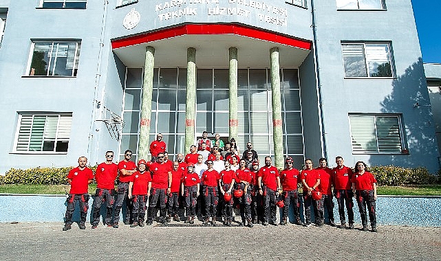 Karşıyaka Belediyesi personeline deprem tahliye tatbikatı Karşıyaka Belediyesi, Şantiye Tesisleri’ndeki Teknik Hizmet Binası’nda deprem tahliye tatbikatı