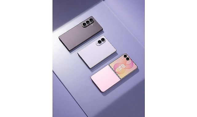 Katlanabilir telefon pazarı büyüyor, Samsung sekiz nesillik etkisini güçlendiriyor Katlanabilir telefon kategorisini 8 nesildir geliştiren Samsung, yeni Galaxy Z