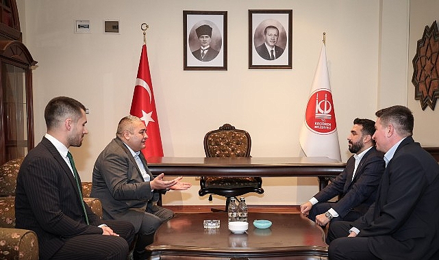 Keçiören’de “Geçmişten Günümüze Öncüler Buluşması” Gerçekleştirildi Keçiören Belediye Başkanı Dr. Mesut Özarslan, Türkiye Gençlik Vakfı (TÜGVA)