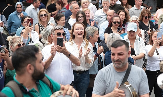 Kemeraltı’nda festival heyecanı başlıyor: Başkan Mutlu’dan İzmirlilere davet Konak Belediyesi’nin, kentin simge mekanı Kemeraltı Çarşısı’nın zengin mirasını yaşatmak