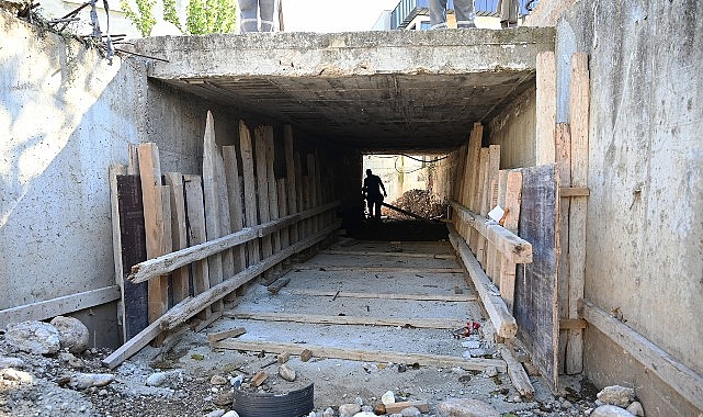 Kemer’de altyapı çalışmaları Kemer Belediyesi Fen İşleri Müdürlüğü ekipleri, Kemer genelindeki altyapı çalışmalarını