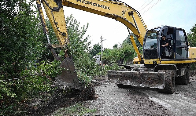 Kemer’de dere temizliği çalışmaları sürüyor Kemer Belediyesi ekipleri, kış aylarında yaşanabilecek olumsuzlukların önüne geçmek amacıyla