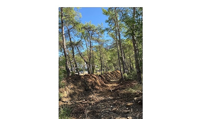 Kemer’de derelerde temizlik çalışmaları Kemer Belediye ekipleri, kış aylarında yaşanabilecek taşkın ve su baskınlarının