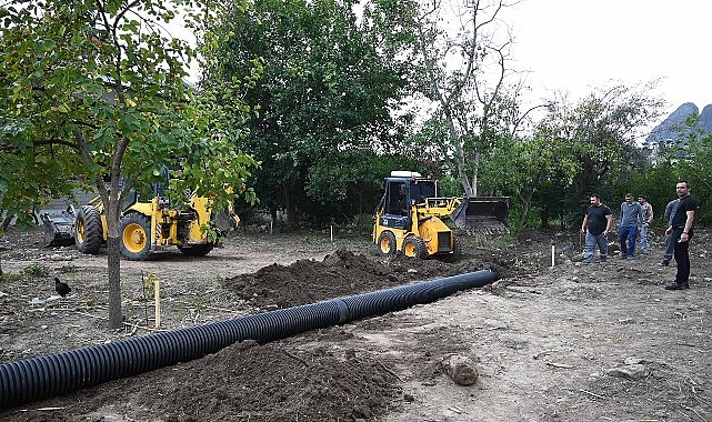 Kemer’e yeni parklar kazandırılıyor Kemer Belediyesi Park ve Bahçeler Müdürlüğü ekipleri, Kemer’e yeni parklar