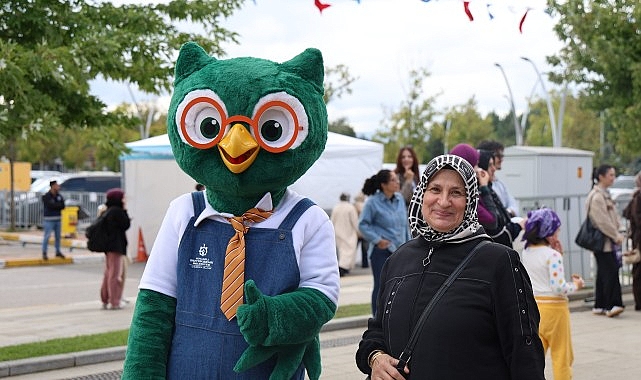 Kocaeli Büyükşehir Belediyesi’nin düzenlediği 16. Kocaeli Kitap Fuarı’nda “Başımın Üstünde
