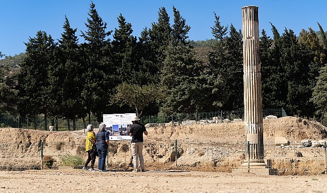 Klaros’ta 3 bin 300 yıllık kehanetin izinde Bir zamanlar savaşlardan salgınlara, depremlerden kentlerin geleceğine kadar pek çok