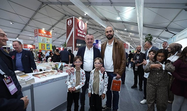 Kocaeli Kitap Fuarı’na yoğun ilgiye Başkan Büyükakın’dan ilk yorum Kocaeli Büyükşehir Belediye Başkanı Tahir Büyükakın, hafta sonunu Türkiye’nin en