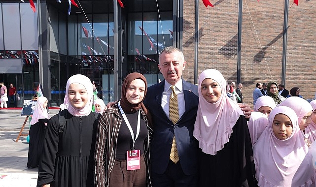 Kocaeli Valisi İlhami Aktaş ve Kocaeli Büyükşehir Belediye Başkanı Tahir