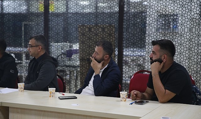Konak’ta babalara özel destek: BADEP başladı Konak Belediyesi ve AÇEV iş birliğinde Mutlu Çocuklar Oyun Evleri’ne