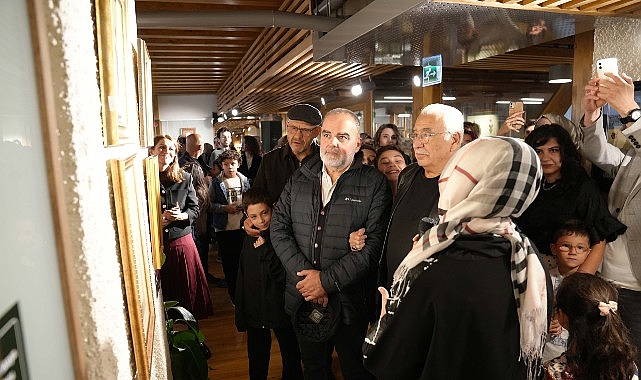 Konya Büyükşehir “Ebru Talebeleri ile Ebru” Sergisine Ev Sahipliği Yapıyor Konya Büyükşehir Belediyesi’nin ev sahipliğinde Meydan Evleri’nde düzenlenen “Ebru Talebeleri
