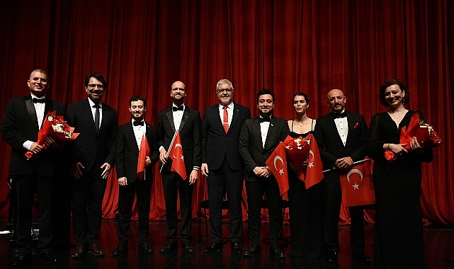 Lüleburgaz’da muhteşem Cumhuriyet gecesi! Lüleburgaz Belediyesi, Cumhuriyet’in 103’üncü yıl dönümünde Türk bestecilerin seçkin eserlerini