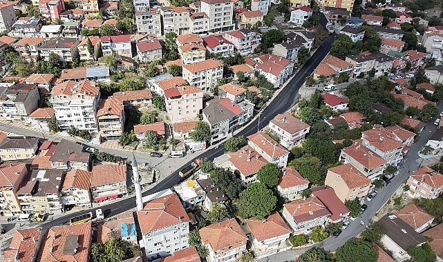 Maltepe’de asfalt seferberliği devam ediyor Maltepe Belediyesi, ilçenin ulaşım konforunu artırmak ve mahallelerde daha güvenli