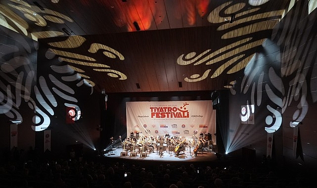 Maltepe’de Sanat Rüzgârı: 8. Uluslararası Maltepe Tiyatro Festivali Başladı Maltepe Belediyesi tarafından bu yıl 8.’si düzenlenen Uluslararası Maltepe Tiyatro