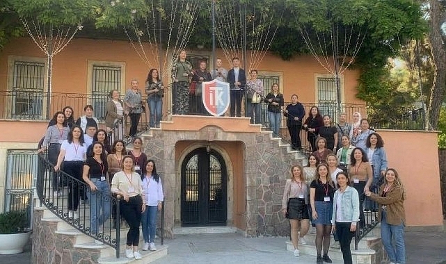 Narlıdere Belediyesi’nden Özel Çocuklara ve Kadınlara Kültür Turu Narlıdere Belediyesi, özel çocuklar ve daha önce İzmir’i gezme fırsatı