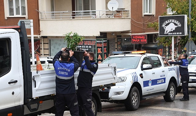 Nilüfer’de kaldırım ve yolları işgal eden tabelalar toplandı Nilüfer Belediyesi ekipleri; yaya, bisiklet ve engelli yollarını kapatan tabela,