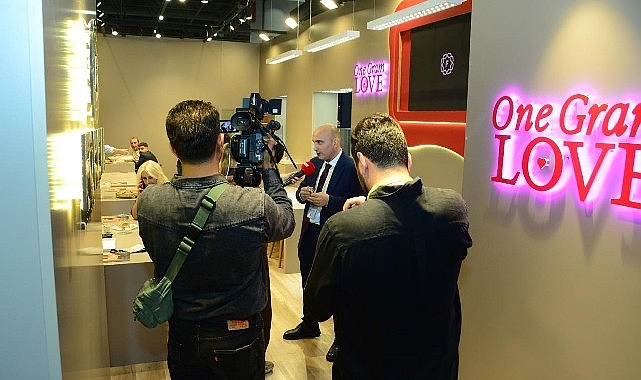 OneGramLove 60. IJS Istanbul Jewelry Show’da tanıtıldı İstanbul Jewellery’nin yeni markası OneGramLove, 14 ayar altın takı koleksiyonunu