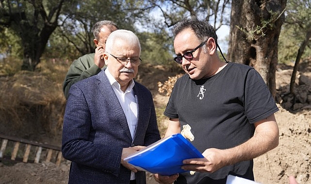Ören’deki Antik Kazı Çalışmaları Yerinde İncelendi Burhaniye Belediye Başkanı Ali Kemal Deveciler, Belediye Başkan Yardımcıları Ayten