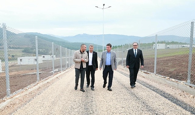 Osmangazi Belediyesi’nden Can Dostlara Özel Yaşam Merkezi Osmangazi Belediyesi’nin sahipsiz can dostlarını konforlu ve güvenli bir ortamda