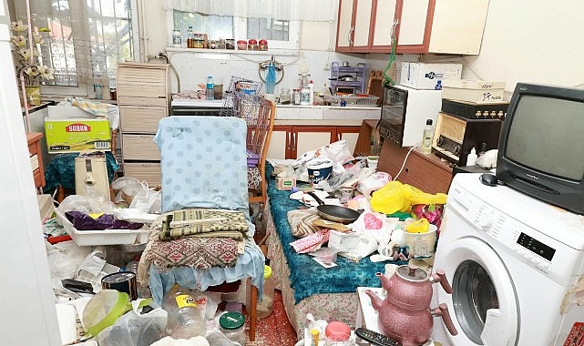 Osmangazi’de Kötü Koku Yayan Çöp Ev Temizlendi Osmangazi Belediyesi, ilçe genelinde temizlik çalışmalarını aralıksız sürdürürken, vatandaşlardan gelen