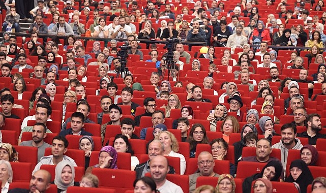 Oytun Erbaş, insan aklının sırlarını anlattı Birçok etkinlik, söyleşi ve özel oturumun düzenlendiği Uluslararası 16. Kocaeli