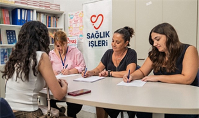 Sağlık Gönüllüleri projesinde yeni dönem: Gönüllü ordusu büyüyor İzmir Büyükşehir Belediyesi Sağlık Gönüllüleri Projesi, ikinci yılında büyüyerek yoluna