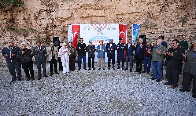 Selçuklu’da Peynir Hasadı Geleneği Sürüyor Selçuklu Belediyesi’nin kırsal mahallelerde üretimi artırmaya yönelik sürdürdüğü çalışmalar kapsamında,