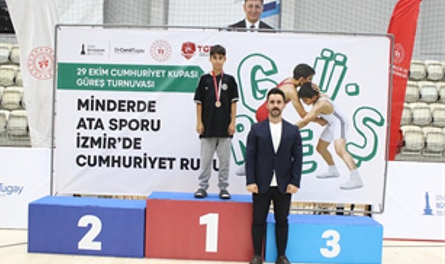 Tatami ve minderde Cumhuriyet coşkusu İzmir Büyükşehir Belediyesi ile Gençlik ve Spor İl Müdürlüğü iş