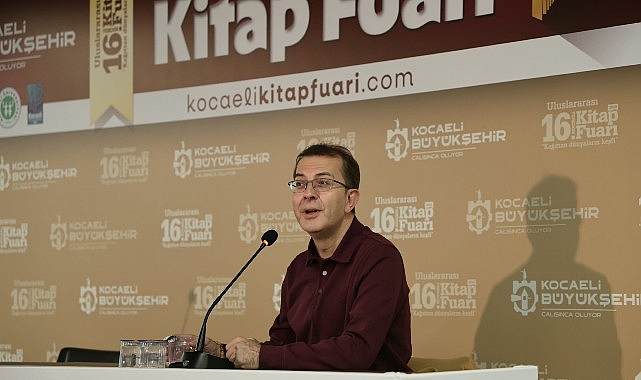 Turgay Güler: 2030’a mutabakat içinde ulaşmalıyız Gazeteci-yazar Turgay Güler, Uluslararası 16. Kocaeli Kitap Fuarı kapsamında düzenlenen