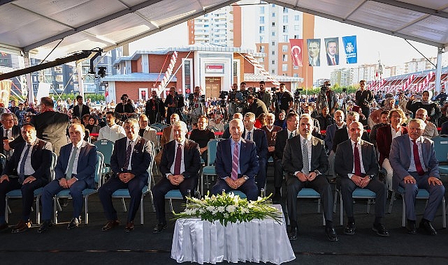 Selçuklu Belediyesi, mahallelerin ihtiyaçları doğrultusundaki yatırımlarını sürdürürken, vatandaşların yaşam kalitesini