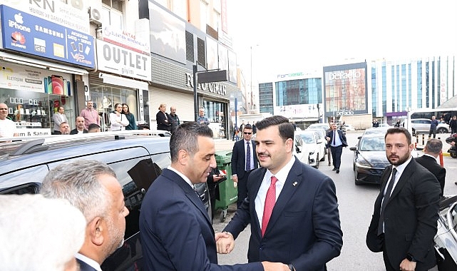 AK Parti Genel Sekreteri ve İzmir Milletvekili Eyyüp Kadir İnan,