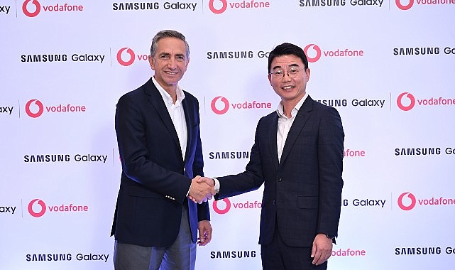 Vodafone ve Samsung’dan Stratejik 5G İş Birliği Türkiye’nin dijitalleşmesine liderlik etme vizyonuyla faaliyet gösteren Vodafone, müşterilerine en