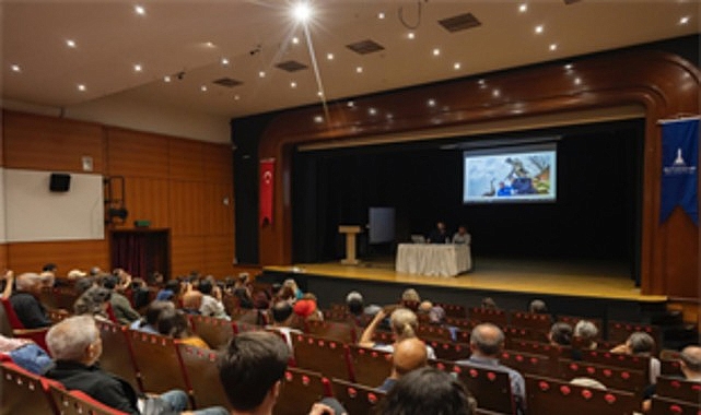 Yaren Leylek ile Adem Amca’nın dostluk öyküsü İzmir’e ulaştı Her yıl göç döneminde aynı balıkçı sandalında buluşan Yaren Leylek