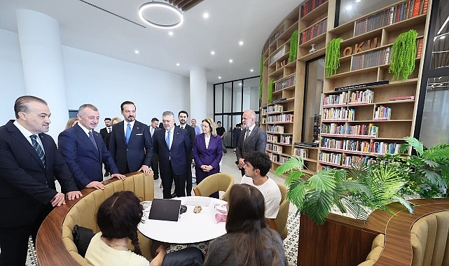 Zorlu’dan Büyükakın’a övgü: “Kendisi sadece hizmet üretmiyor, kavram da üretiyor” Gençliğin Başkenti Kocaeli’de düzenlenen Türk Dünyası Gençlik Buluşması için ilimize